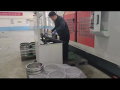 Powierzchołe łożyska rolkowe są poddawane testom precyzyjnym