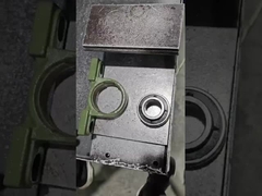 łożyska wkładowe UCP205 łożyska bloków poduszek w trakcie montażu